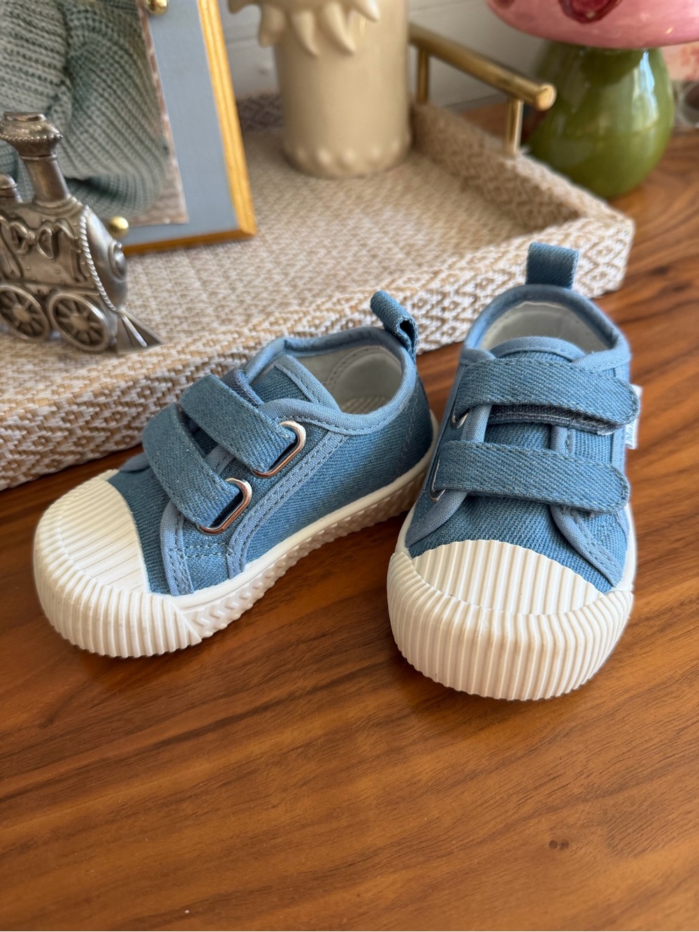 Kids Canvas Velcro Sneakers in Light Blue
